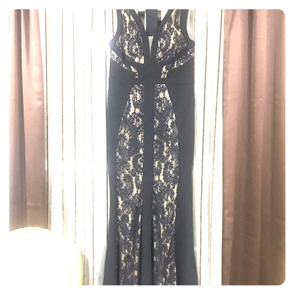 Chic Black and nude gown